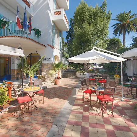 Le Pre Catelan 3* Жуан-ле-Пен