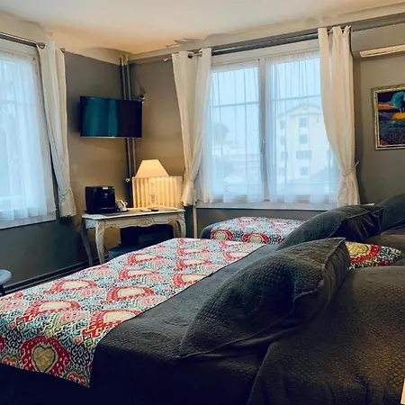 Le Pre Catelan 3* ז'ואן-לה-פינס